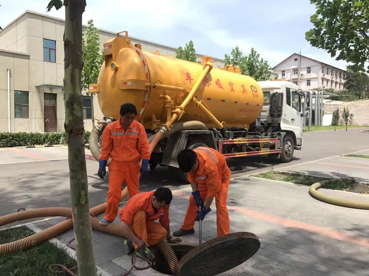 千阳化粪池清理与5-8吨吸粪车施工效率分析